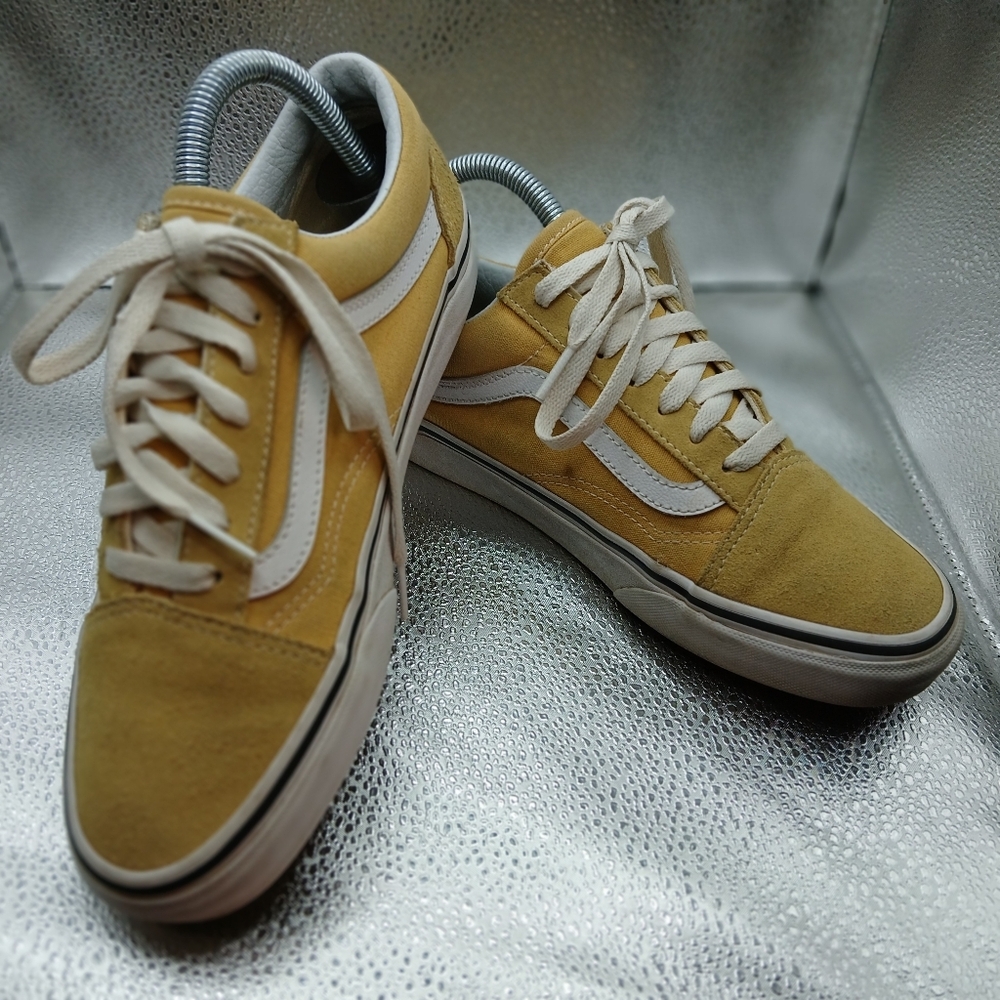 Vans Yellow/Gold Classic Old Skool Low Top Sneakers Men's Size 6